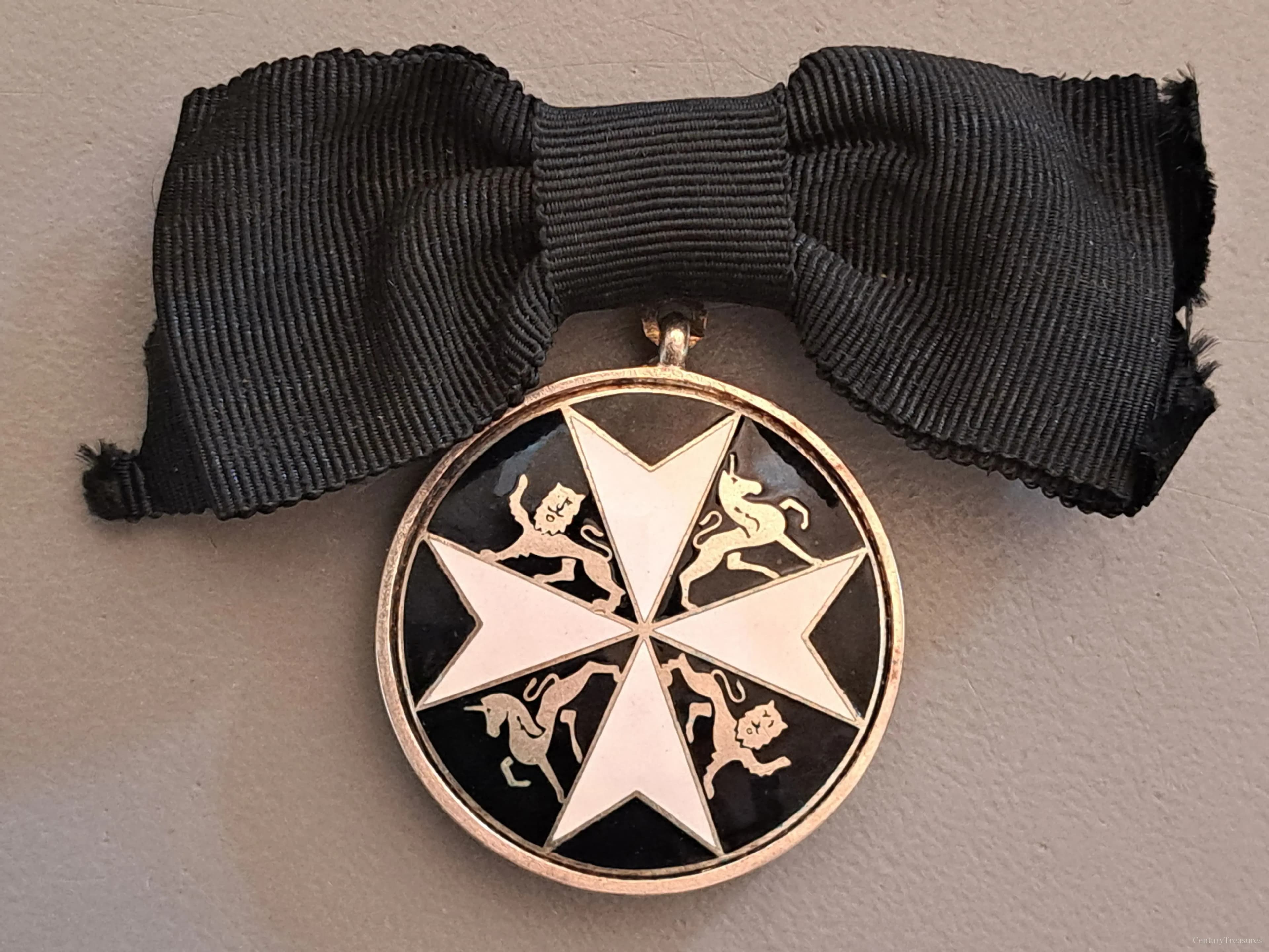Order of St John – Service Medal (Ladies Bow)