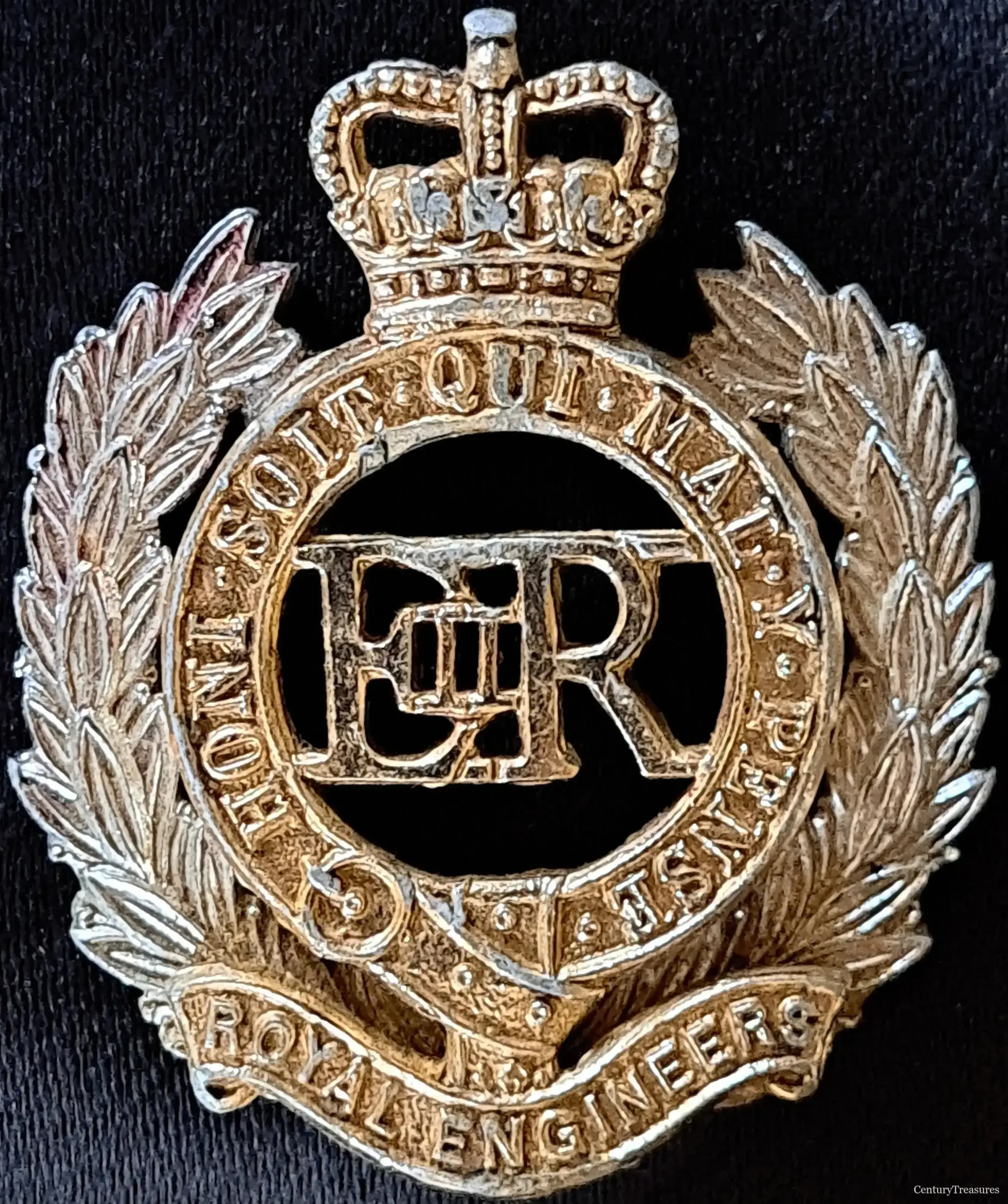 Royal Engineers Queen Elizabeth II Cap Badge