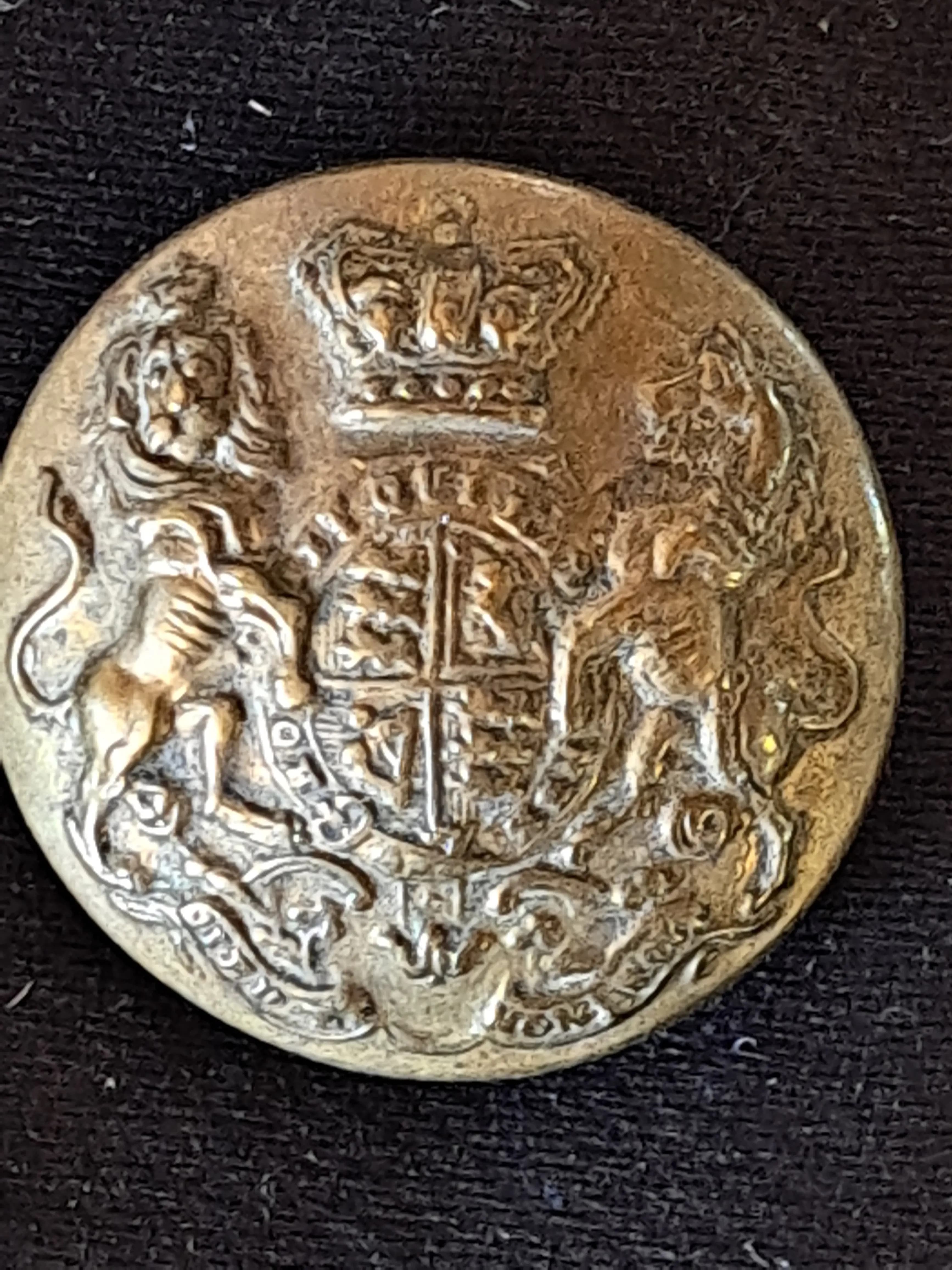 General Service Button (Victorian Crown)