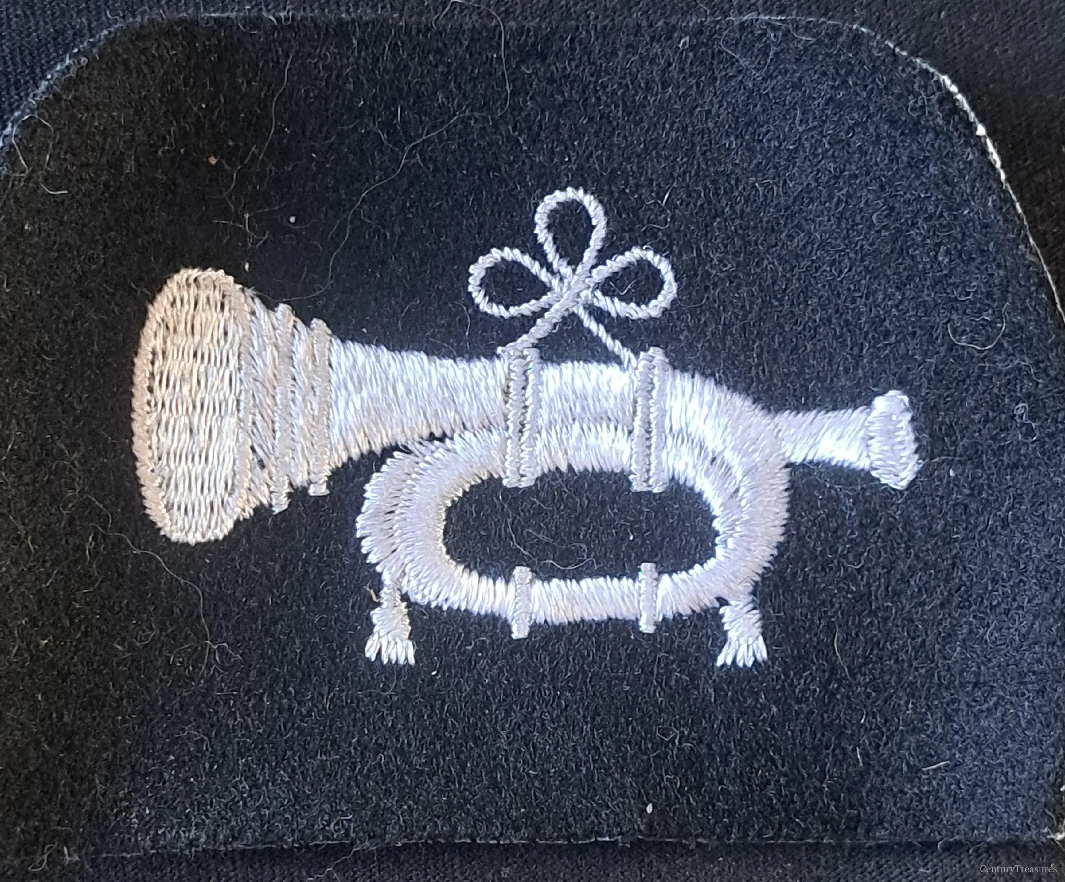 Commonwealth Army Bugler Sleeve Badge