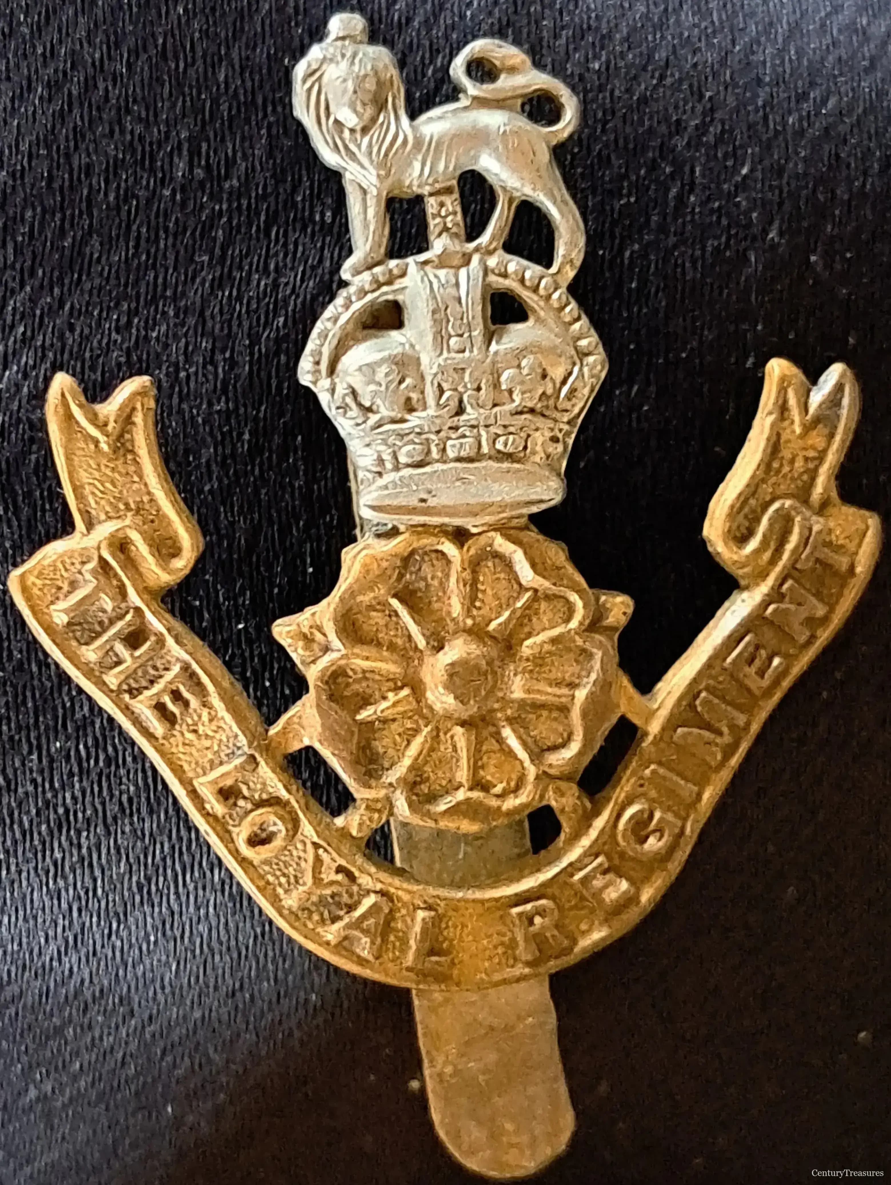 Loyal Regiment Bi-Metal Cap Badge