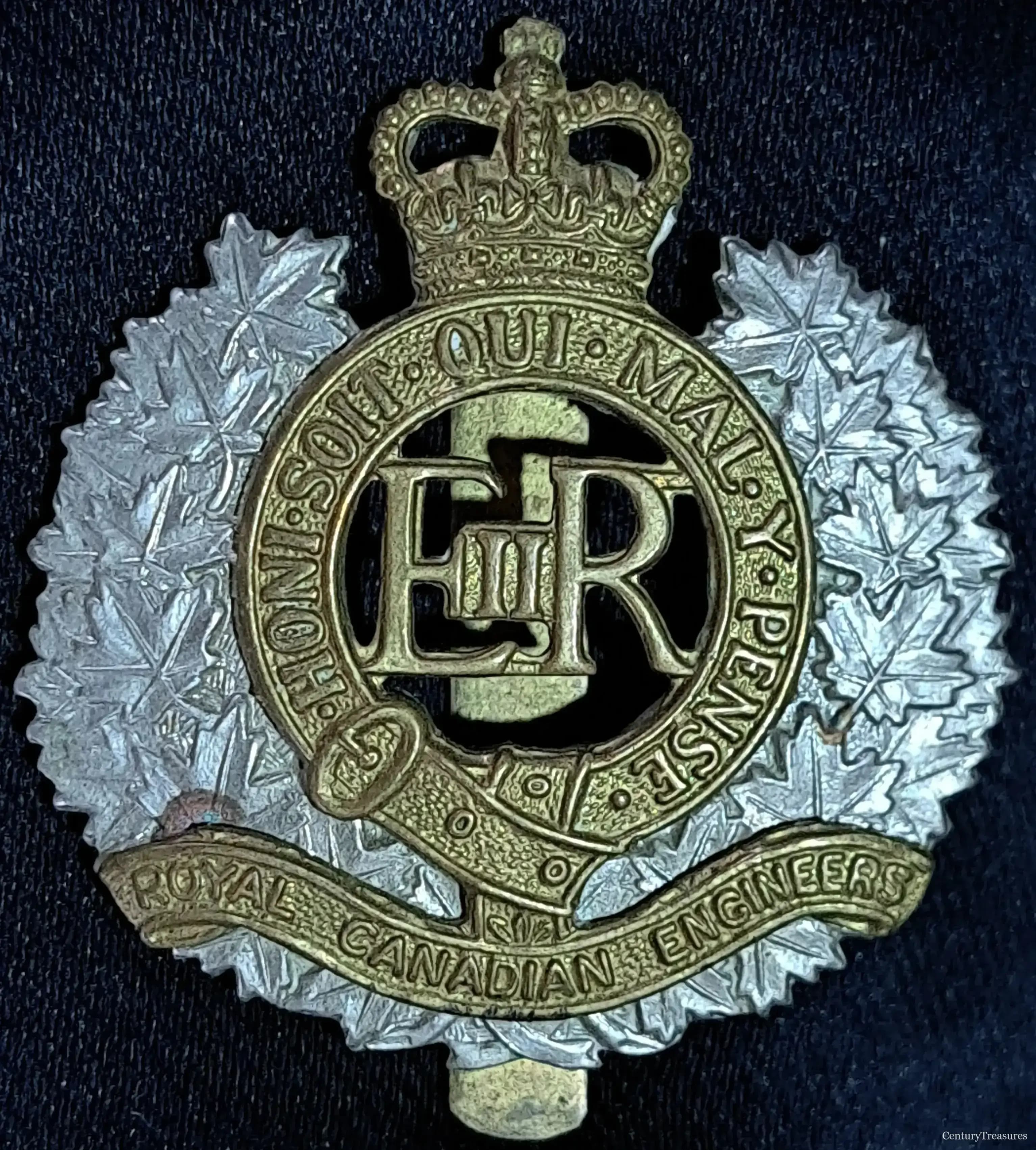 Royal Canadian Engineers Elizabeth II Cap Badge