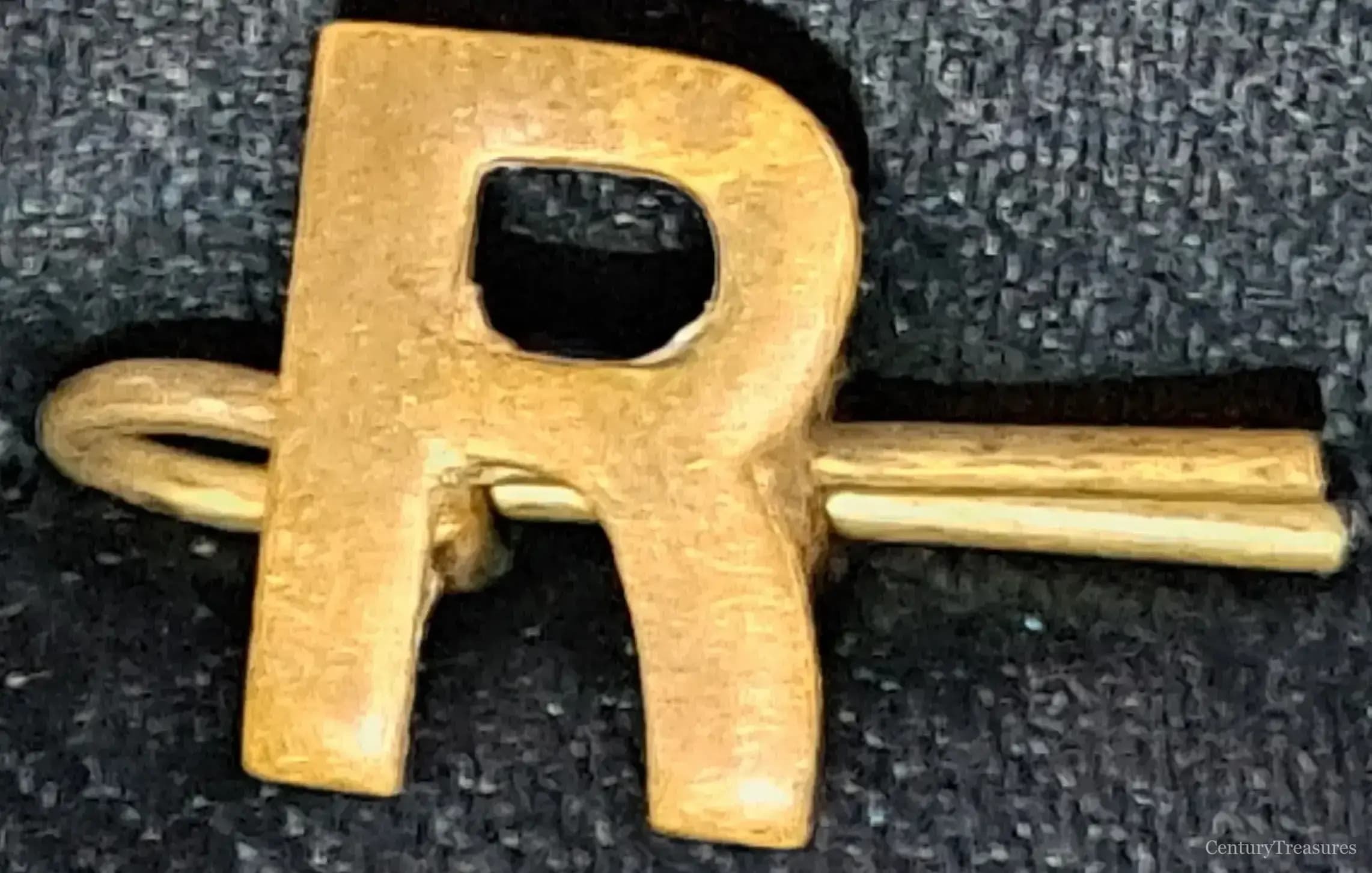 British Military Retired Officers "R" Collar Insignia