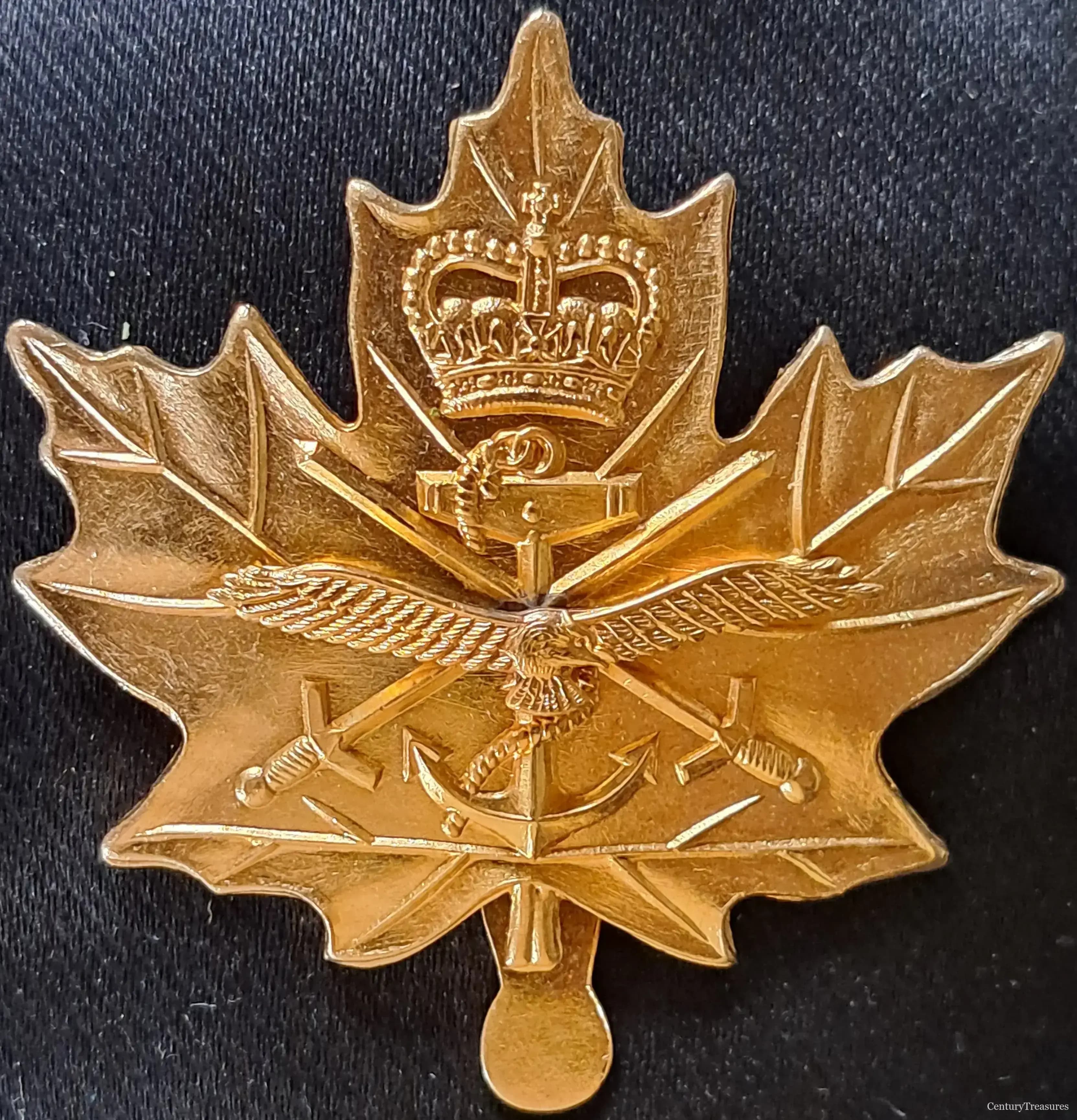 Canadian Forces Cadet Instructors Cadre Gilt Cap Badge